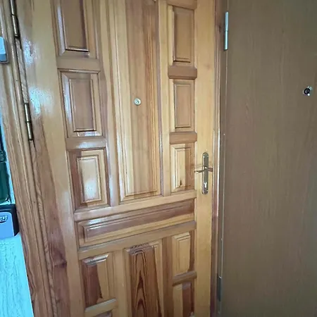 Apartment Refurbished 1 Bedroom For Rent *